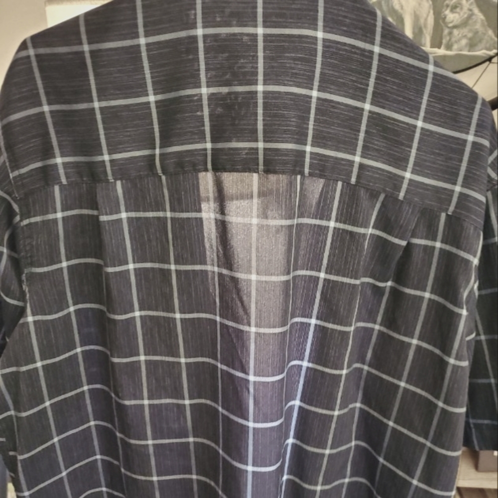 Short sleeved, buttoned down shirt, designed by George dice XL (46-48)